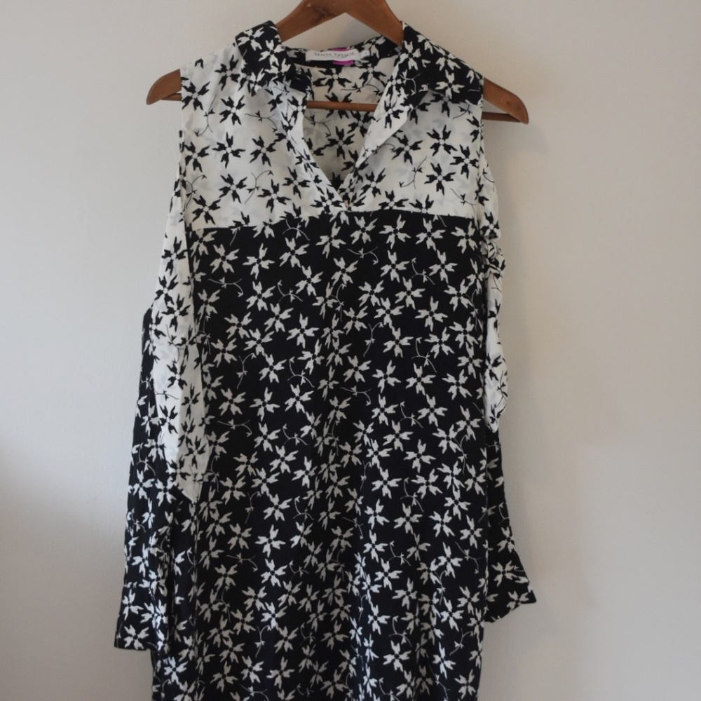 Tanya Taylor open shoulder, black and white floral pinwheel dress (US 6)